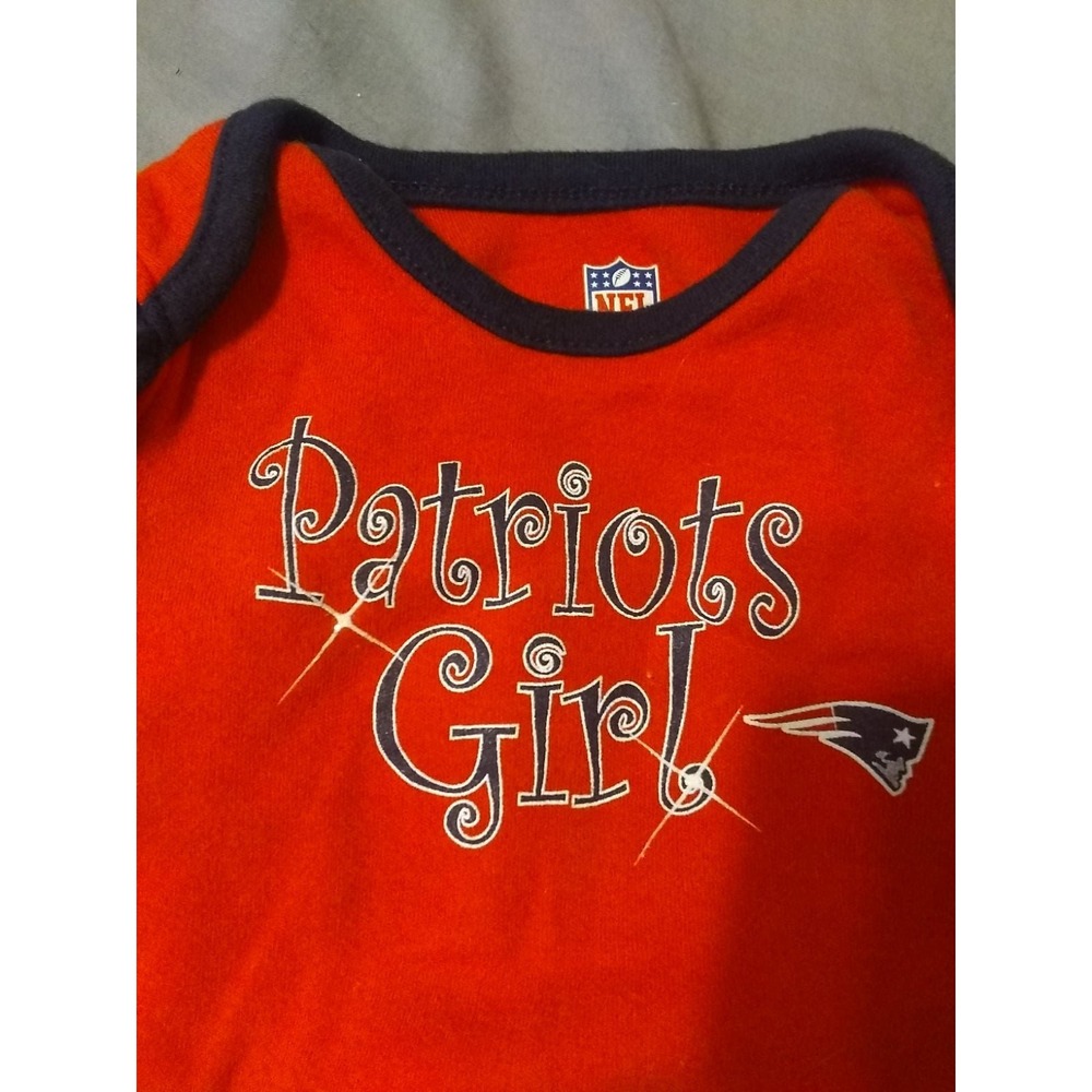 NFL New England Patriots Romper 0-3M Infant Red Ruffle Sleeve Bodysuit Fan